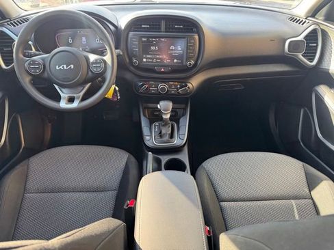 Certified 2023 Kia Soul LX w/ LX Technology Package FWD image 15
