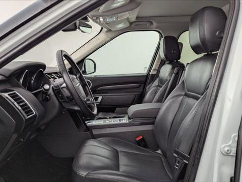 Used 2019 Land Rover Discovery SE AWD/4WD image 14