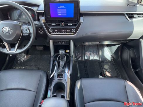 Certified 2023 Toyota Corolla Cross XLE w/ Convenience Package FWD image 16
