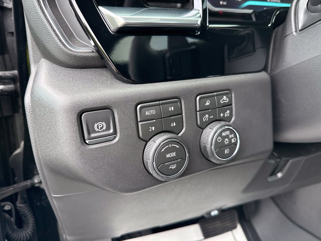Used 2026 Chevrolet Silverado 1500 LT Trail Boss w/ LT Trail Boss Premium Package AWD/4WD image 30