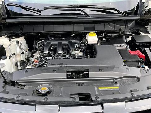 Certified 2024 Nissan Pathfinder SV image 30