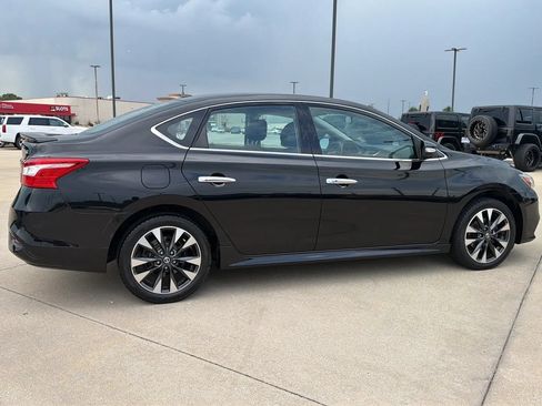 Used 2019 Nissan Sentra SR FWD image 21