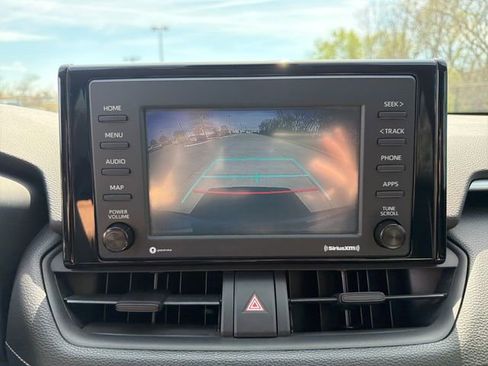 Used 2021 Toyota RAV4 XLE image 33