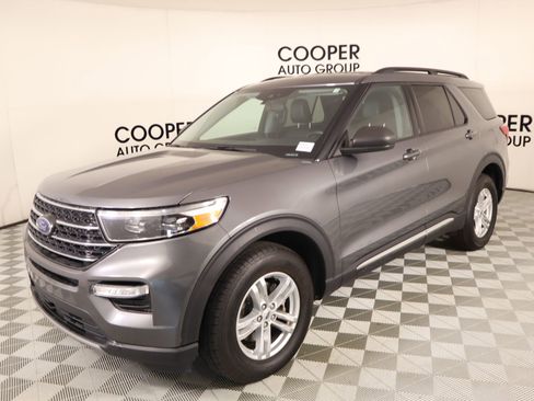 Used 2023 Ford Explorer XLT w/ Equipment Group 202A image 10