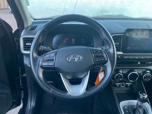 Certified 2023 Hyundai Venue SEL FWD image 32