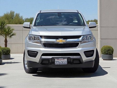 Used 2020 Chevrolet Colorado LT image 2
