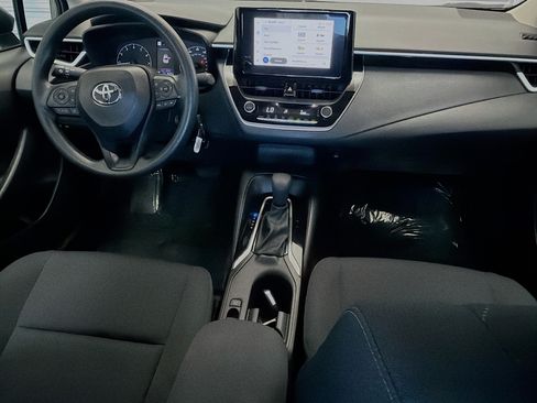 Used 2025 Toyota Corolla LE FWD image 11
