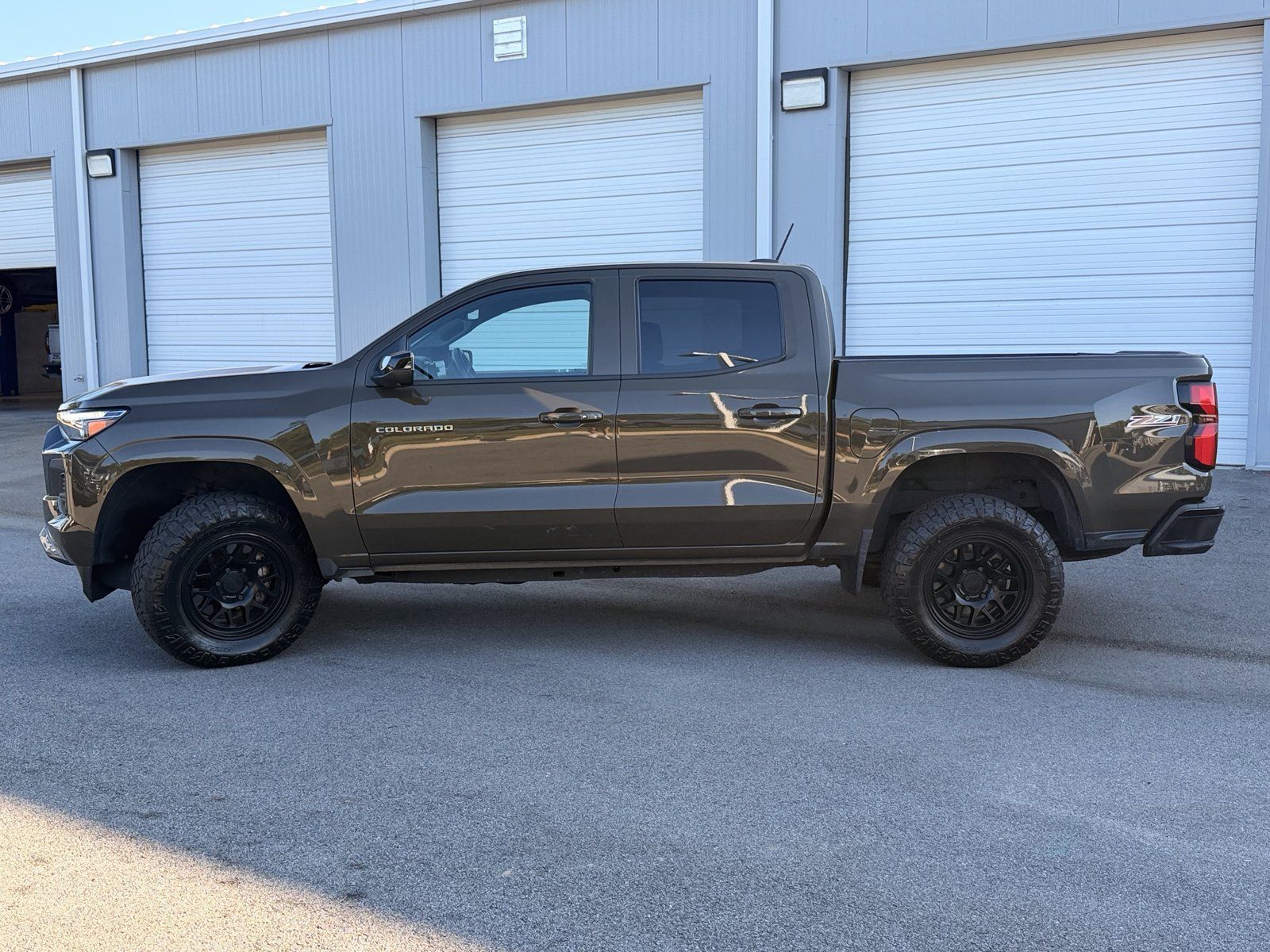 Used 2023 Chevrolet Colorado Z71 w/ Z71 Convenience Package 2 AWD/4WD image 9