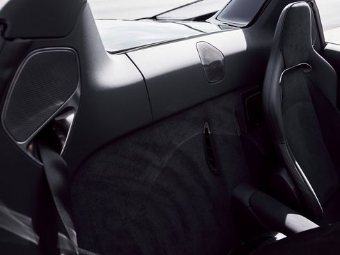 Used 2025 McLaren Artura Spider image 41