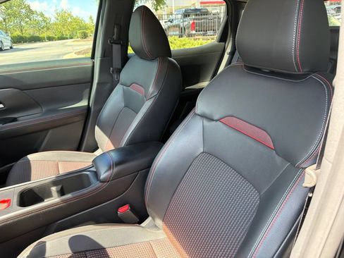 Used 2025 Nissan Kicks SR AWD/4WD image 9