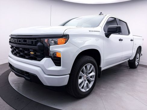 Used 2025 Chevrolet Silverado 1500 Custom w/ LPO, Dark Essentials Package RWD image 11