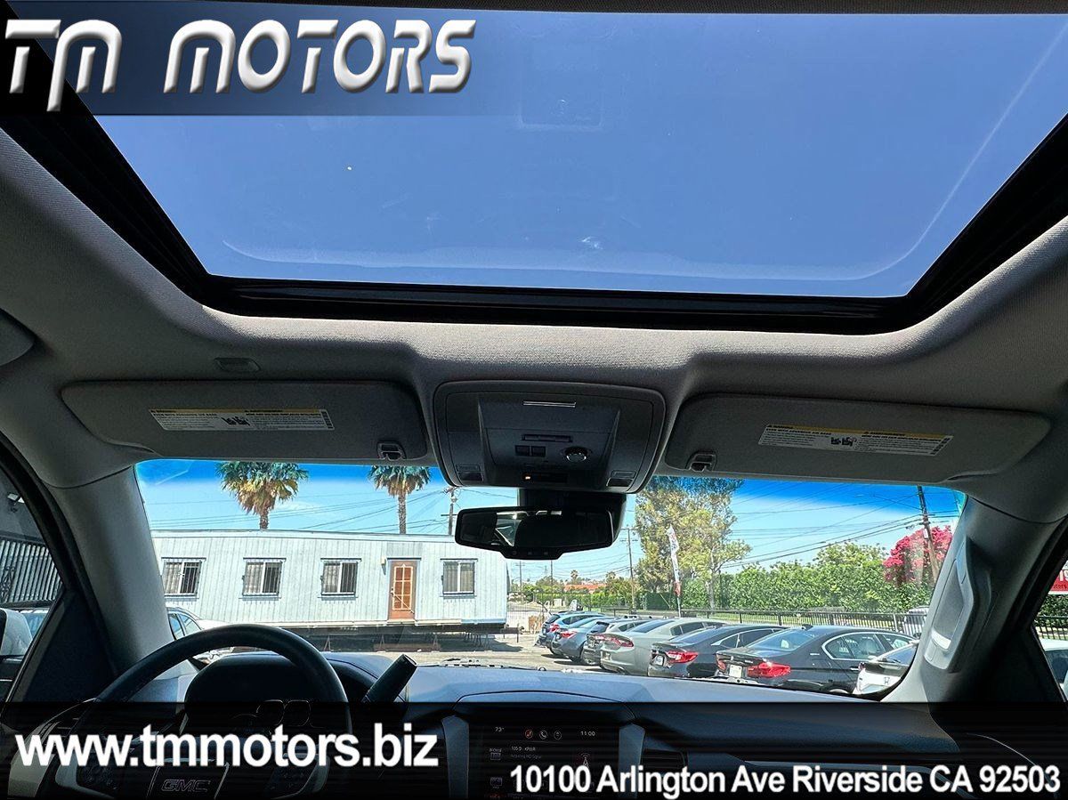 Used 2015 GMC Yukon XL SLT w/ Open Road Package RWD image 8