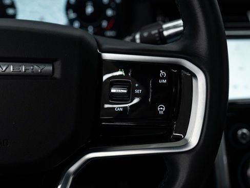 Used 2022 Land Rover Discovery Sport SE image 21