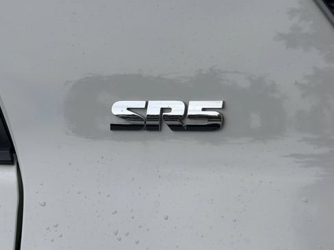 Used 2016 Toyota 4Runner SR5 AWD/4WD image 13