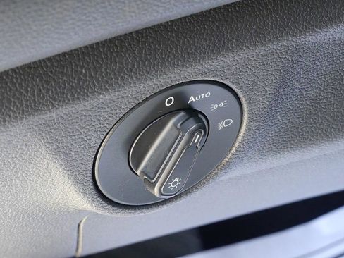 Used 2019 Volkswagen Jetta SE FWD image 14
