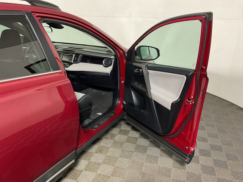 Used 2018 Toyota RAV4 Adventure image 34