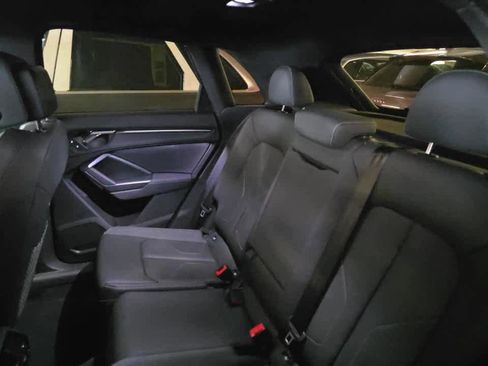 Used 2023 Audi Q3 2.0T Premium w/ Black Optic Sport Package image 9