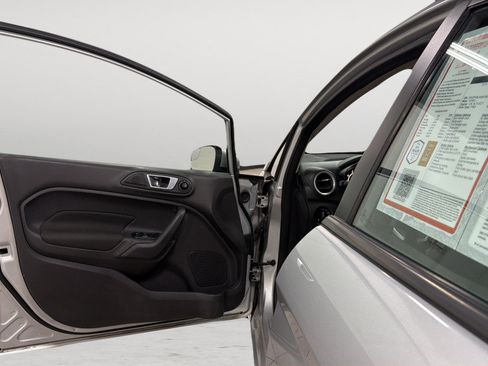 Used 2014 Ford Fiesta SE w/ Equipment Group 201A FWD image 14