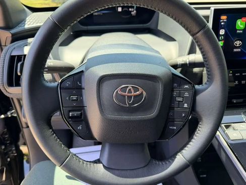 Used 2024 Toyota bZ4X FWD image 9