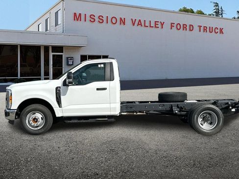 New 2026 Ford F350 XL w/ XL Chrome Package RWD image 7
