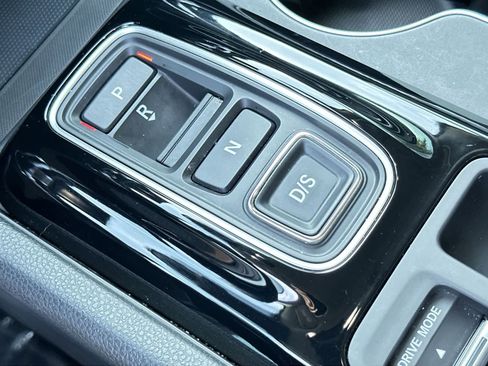 Used 2025 Honda Pilot Touring image 21