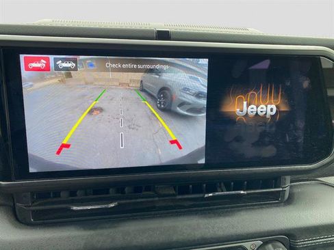 Used 2024 Jeep Wrangler Unlimited Rubicon 4xe w/ Capability Package image 17