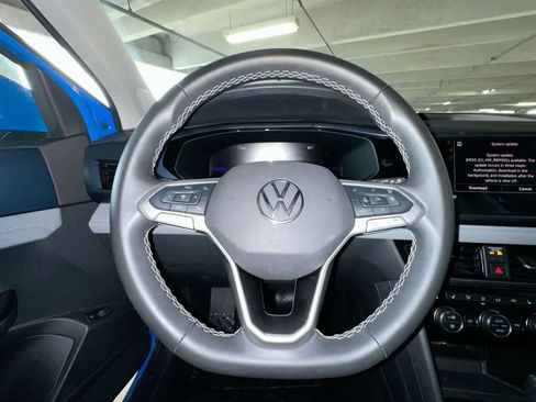 Certified 2024 Volkswagen Taos SE FWD image 15