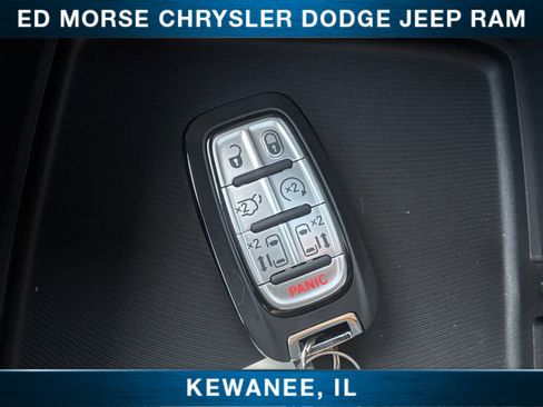 New 2026 Chrysler Pacifica Select image 35