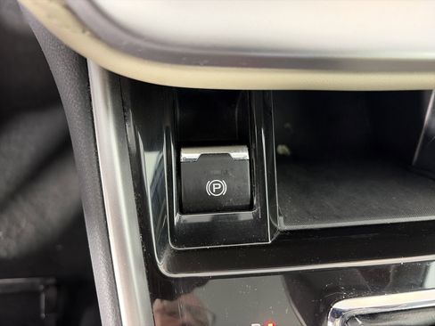 Used 2023 Subaru Outback Limited image 29