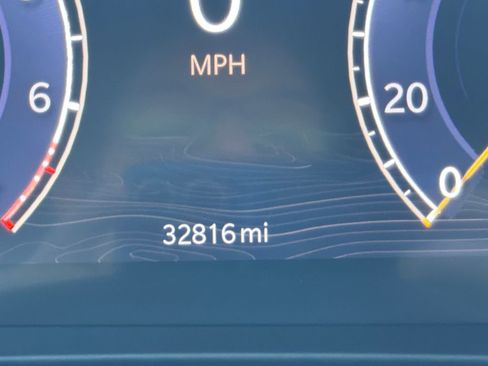 Used 2023 Jeep Grand Cherokee L Limited w/ Luxury Tech Group II AWD/4WD image 13