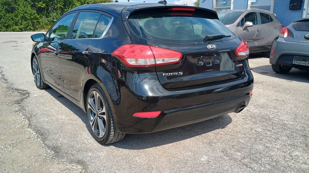 Used 2016 Kia Forte EX FWD image 2