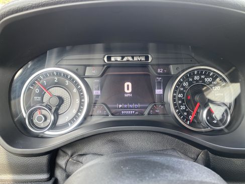 Used 2019 RAM 1500 Laramie AWD/4WD image 2