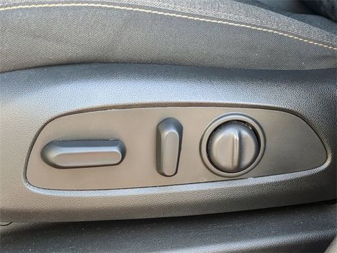 Used 2023 Chevrolet Equinox LT image 22