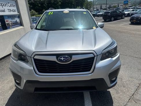 Used 2021 Subaru Forester Premium AWD/4WD image 7