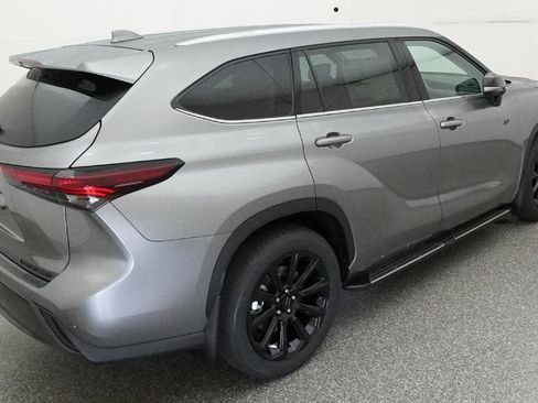 Used 2026 Toyota Highlander Limited AWD/4WD image 26