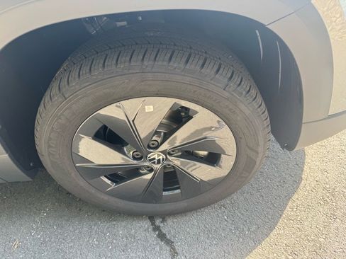 New 2025 Volkswagen Taos S image 9