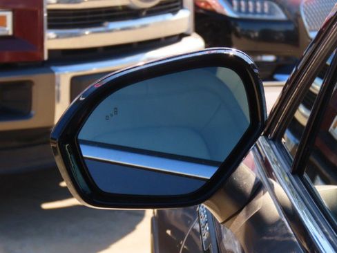 Used 2021 Lincoln Corsair FWD w/ Equipment Group 101A image 17