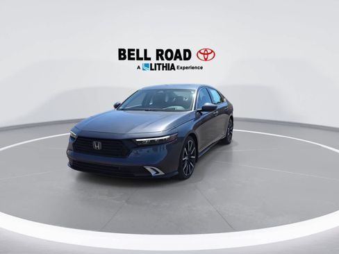 Used 2023 Honda Accord Touring image 3