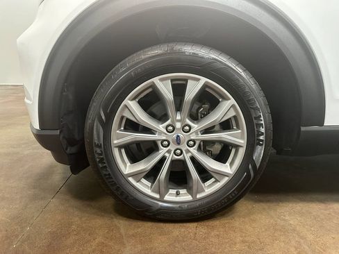 Used 2022 Ford Explorer XLT image 94