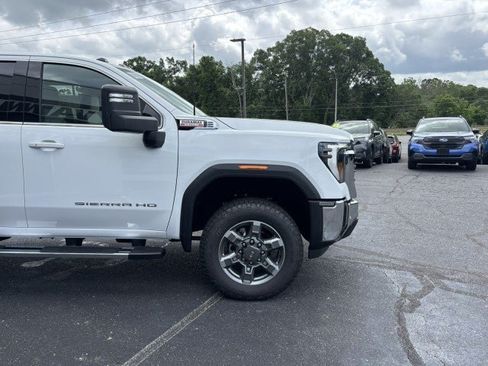 New 2026 GMC Sierra 2500 SLE w/ SLE Value Package; AWD/4WD image 5