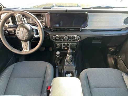 Used 2025 Jeep Wrangler Sahara 4xe image 19