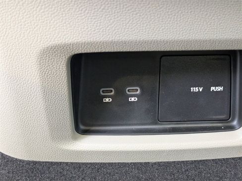 New 2026 Volkswagen Atlas SE image 17