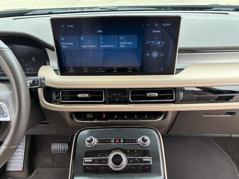 Used 2021 Lincoln Nautilus FWD image 21