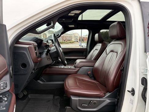 Used 2024 Ford Expedition Max Limited image 13