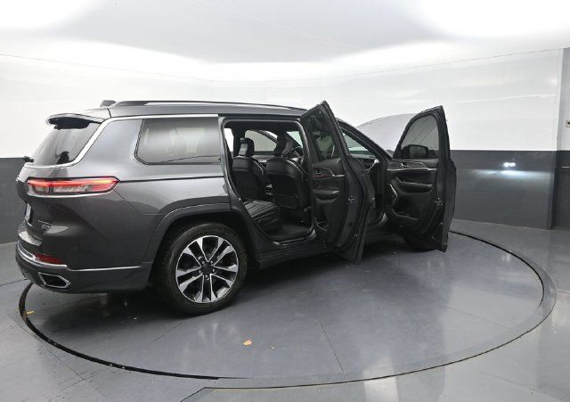 Used 2021 Jeep Grand Cherokee L Overland w/ Luxury Tech Group IV AWD/4WD image 43
