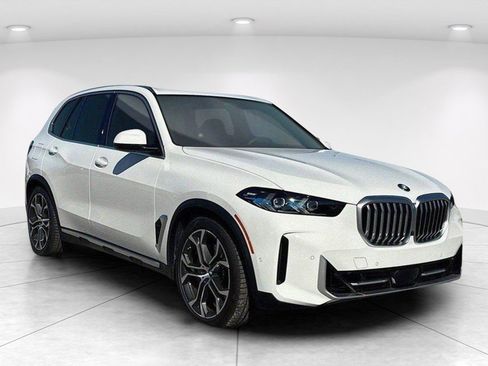 New 2025 BMW X5 xDrive50e w/ Climate Comfort Package AWD/4WD image 2
