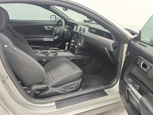 Used 2018 Ford Mustang GT RWD image 16