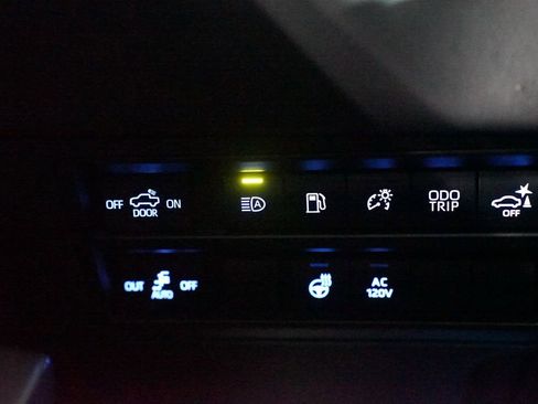 Used 2023 Toyota Tundra Platinum image 26