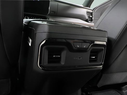 Used 2025 GMC Sierra 2500 AT4 w/ AT4 Premium Plus Package AWD/4WD image 27