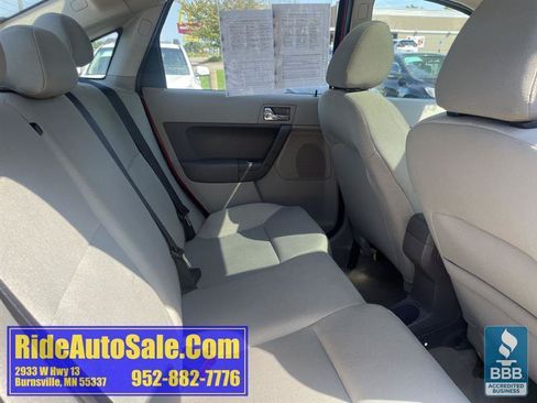 Used 2010 Ford Focus SES FWD image 16